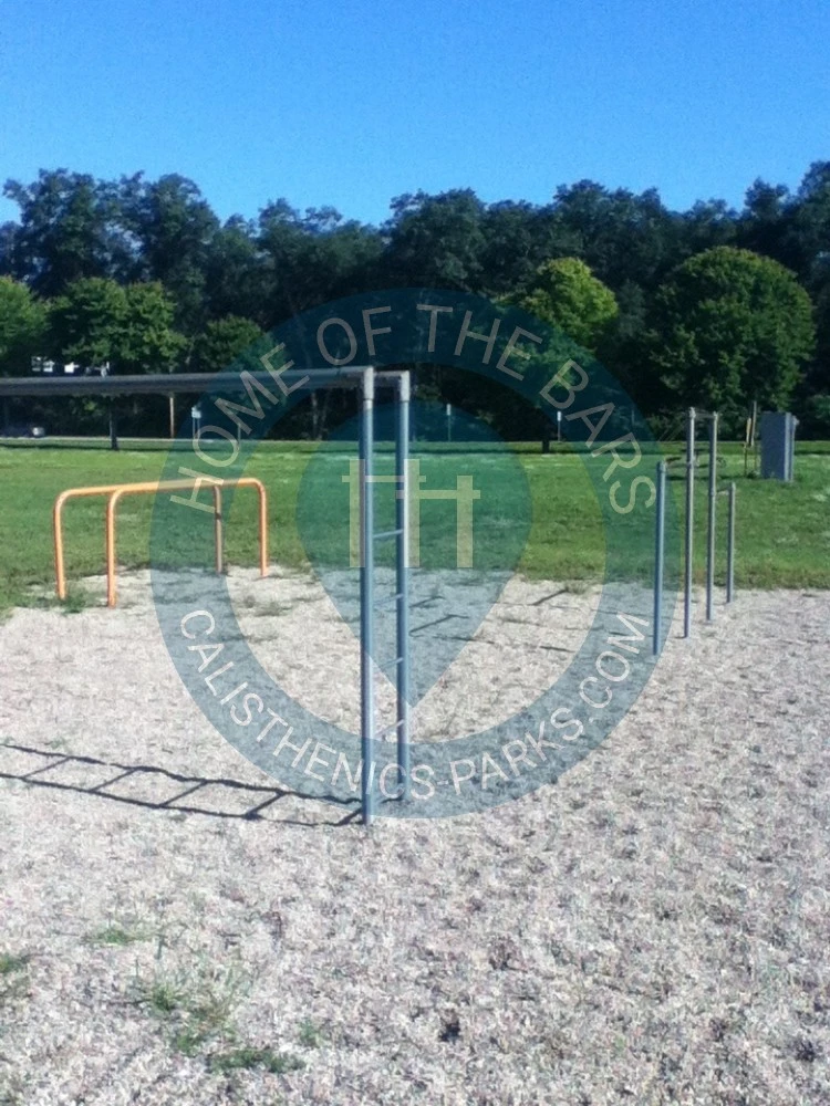 Calisthenics park in I 475, Lucas County, Ohio, 43560, United States
