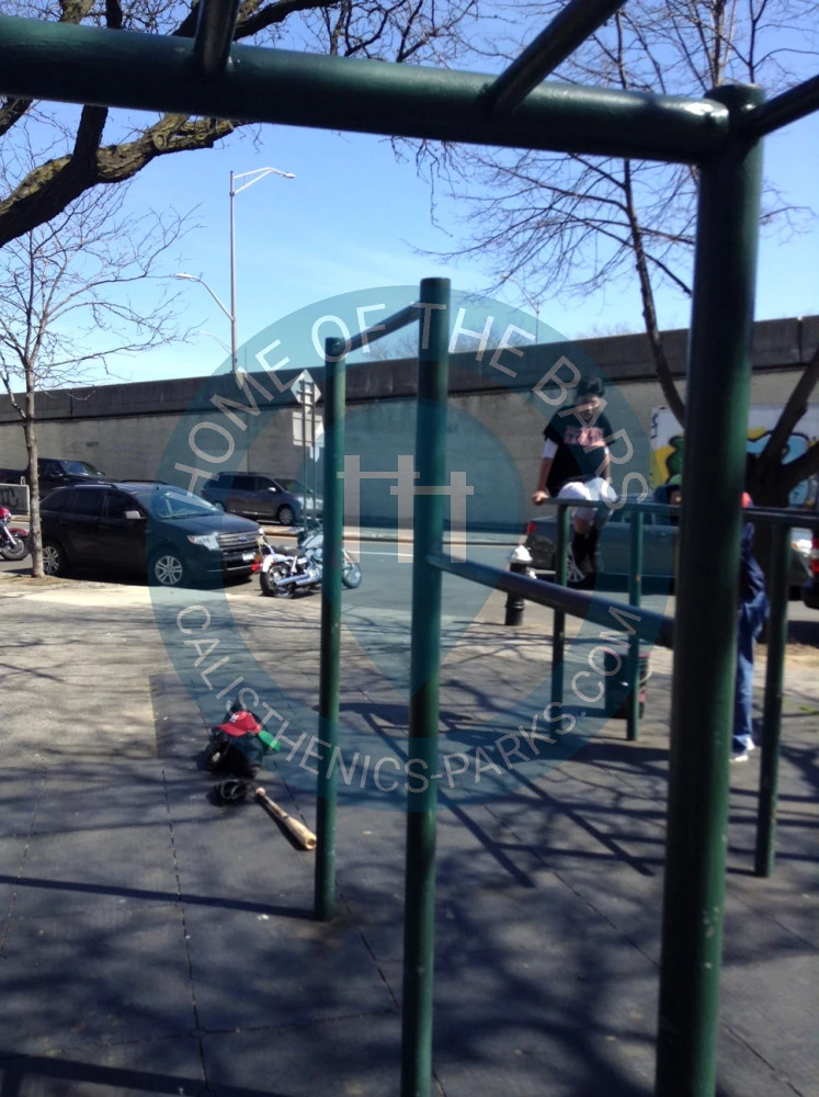 Woodside - Outdoor Fitness Equipment - Big Bush Park - United States - Spot