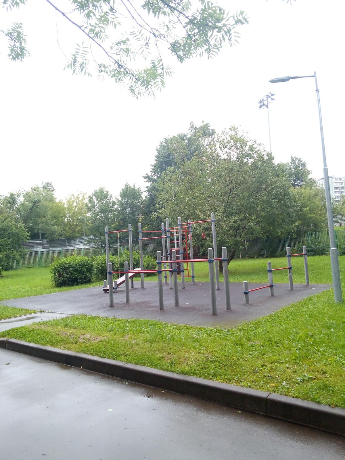 Calisthenics park in 14 к2, Тарусская улица, район Ясенево, Москва, Центральный федеральный округ, 117588, Россия
