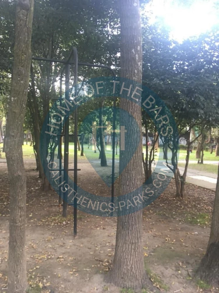 Calisthenics park in Centro Universitario Cultural (CUC), Calle Odontología, Colonia Copilco Universidad, Coyoacán, Santa Fe, Ciudad de México, 04360, México