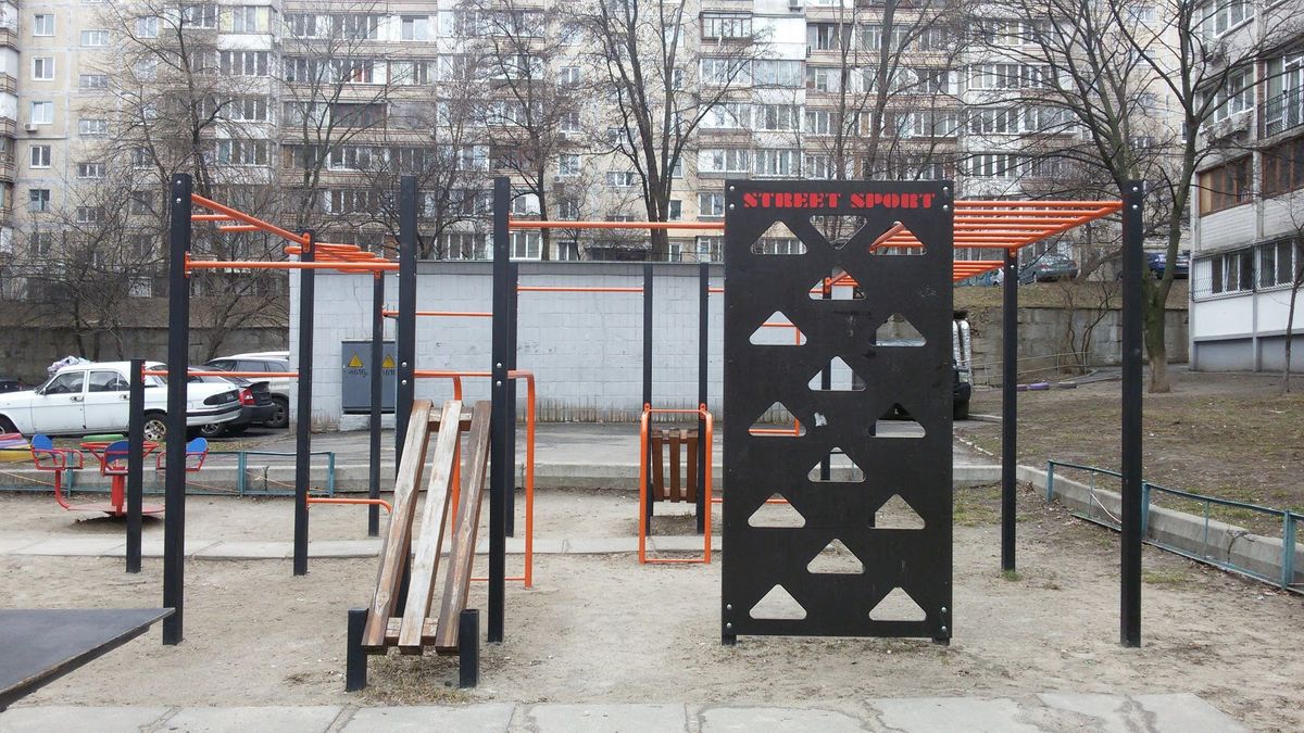 Outdoor Gym - Kyiv - Kyiv - Street Workout Park - Татарская 36/5 - Ukraine - Spot