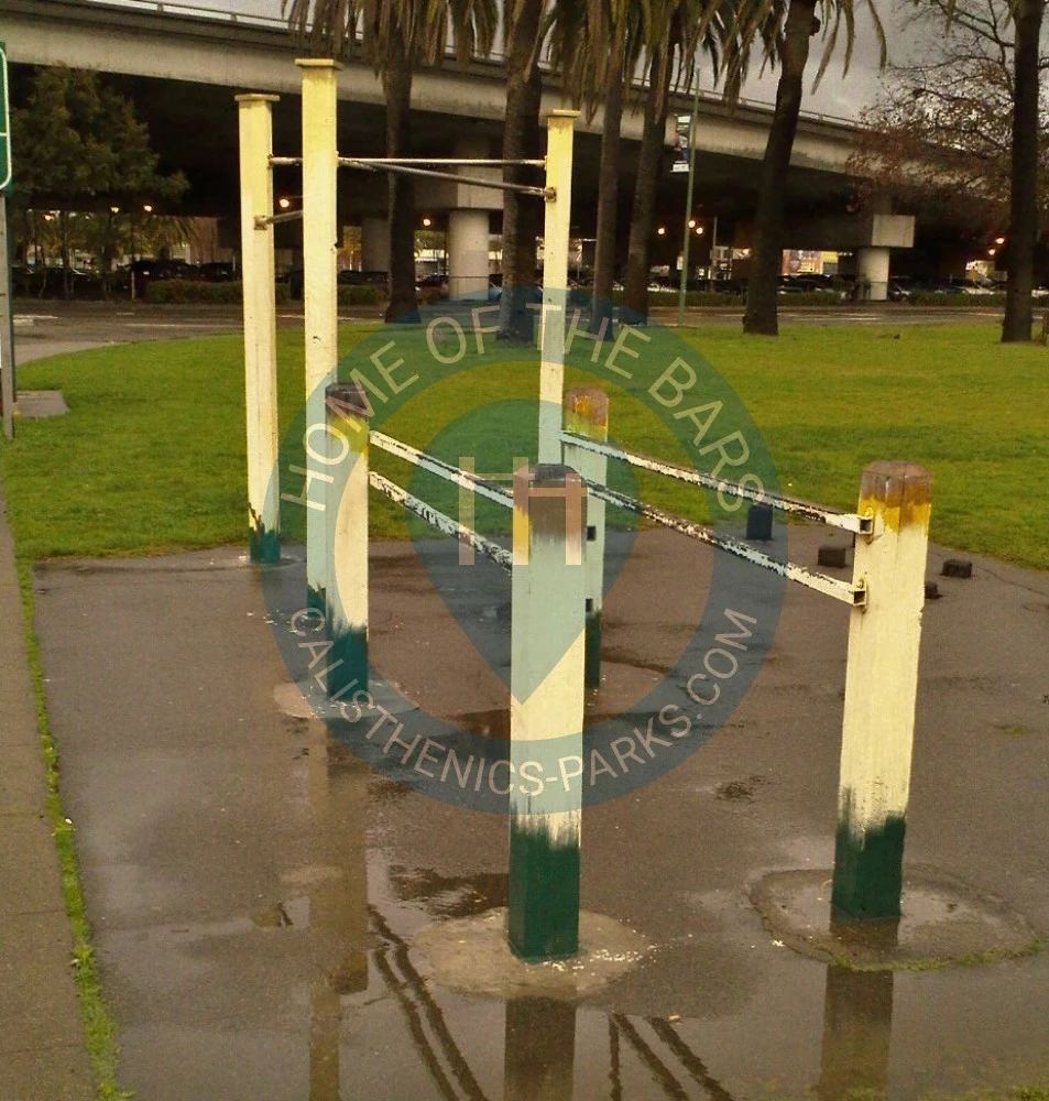 Oakland - Outdoor Exercise Station - Eastshore Park - United States - Spot