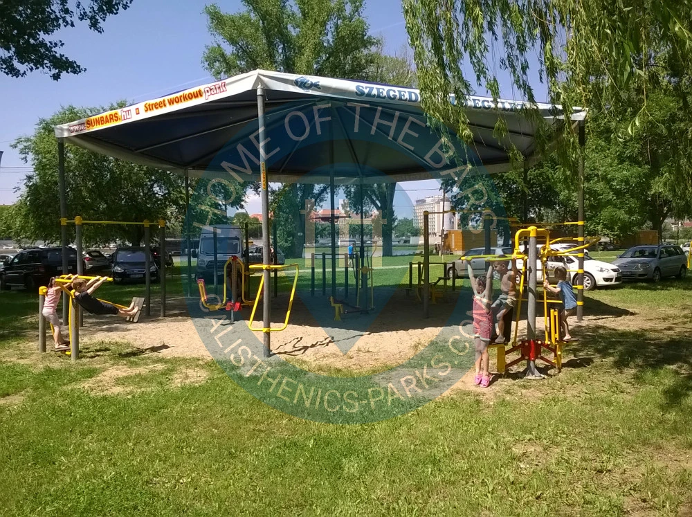 Szeged - Roofed calisthenics equipment - Belvárosi híd - Hungary - Spot