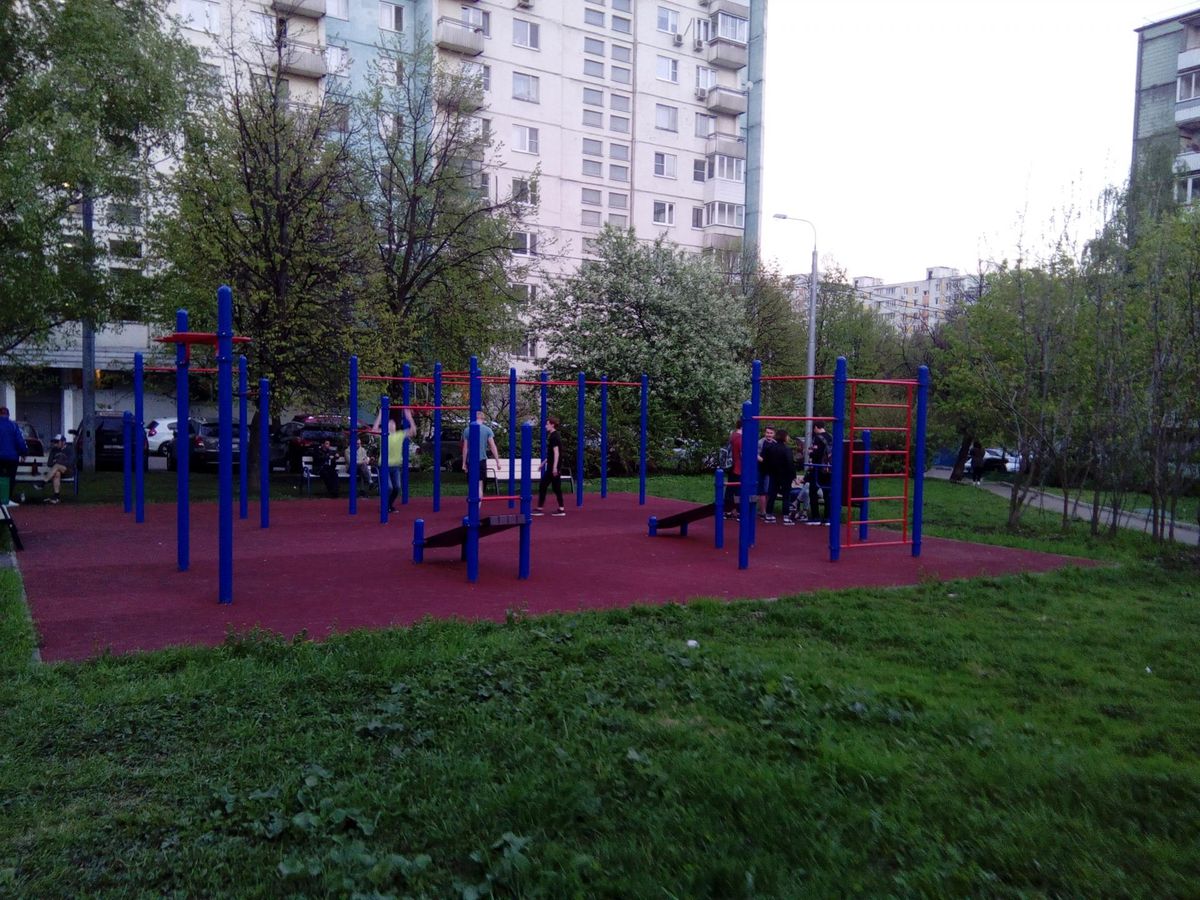 Calisthenics park in 14 к2, Тарусская улица, район Ясенево, Москва, Центральный федеральный округ, 117588, Россия