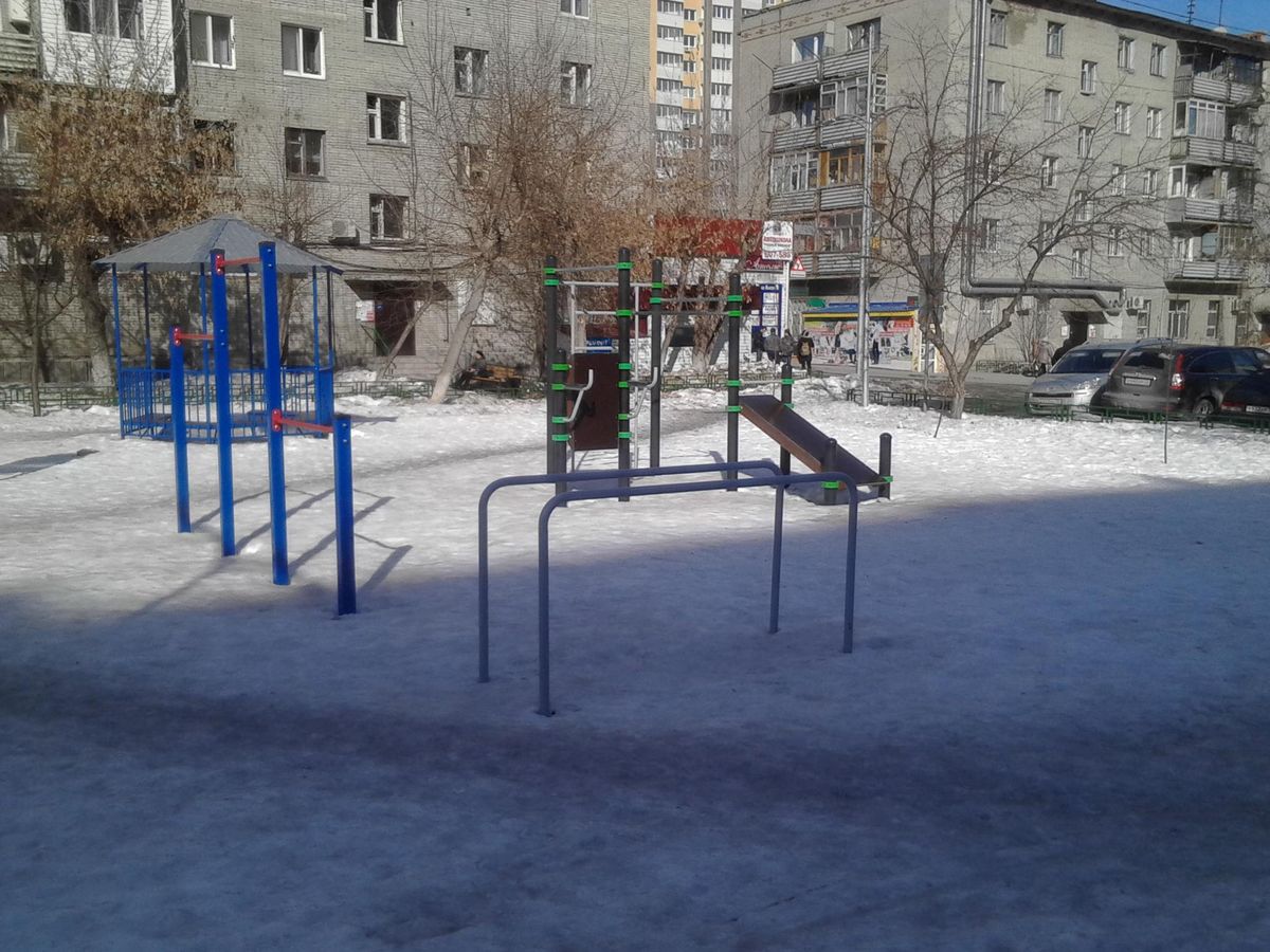 Outdoor Gym - Tyumen - Tyumen - Street Workout Park - Улица Садовая - Russia - Spot