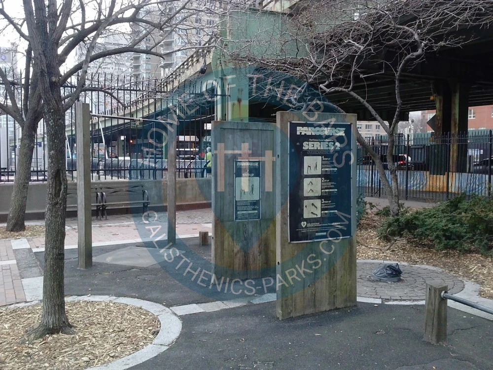 New York - Barstarzz Gym - Glick Park (Eastern River Promenade) - United States - Spot