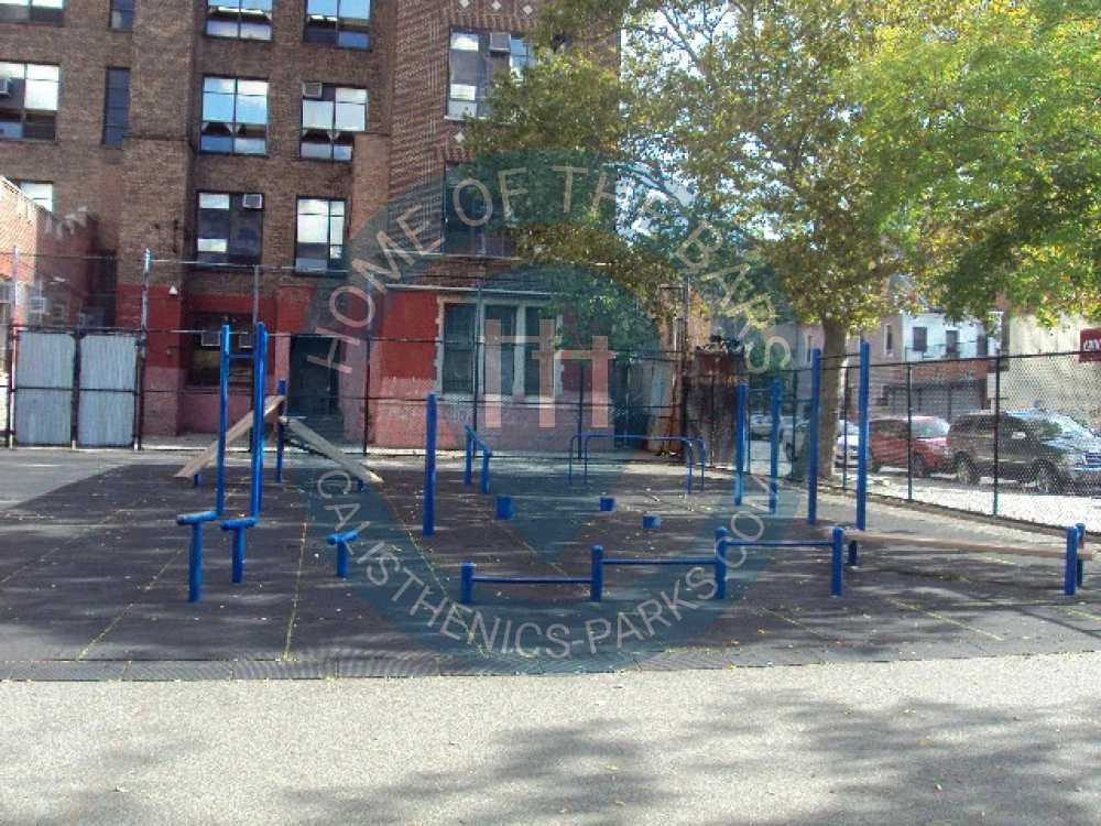 New York City - Barstarzz Workout Park - Barlett Playground - United States - Spot