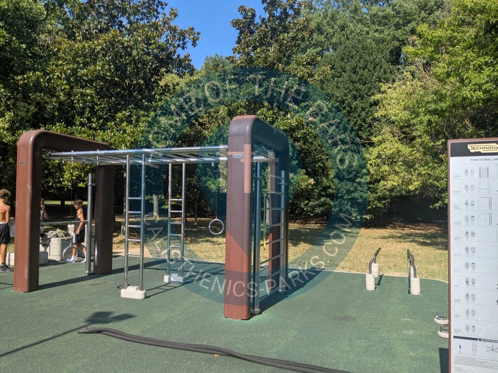 Outdoor Gym - Riccione - Struttura Technogym parco della resistenza Riccione - Italy - Spot