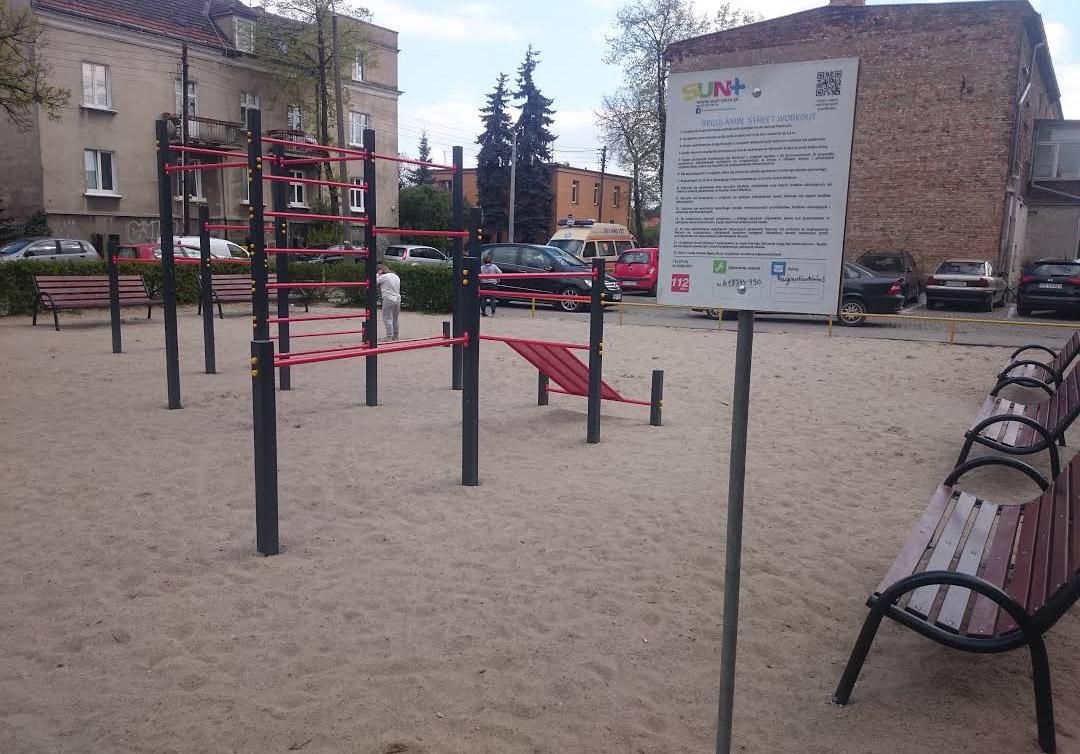 Outdoor Gym - Poznań - Poznań - Fitness Park - Ulica Łozowa - Poland - Spot