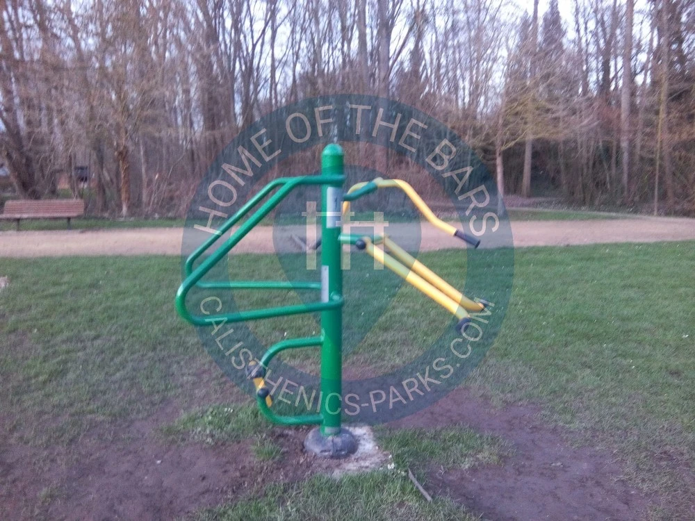 Calisthenics park in 131, Rue de la Mie au Roy, Troissereux, Beauvais, Oise, Hauts-de-France, France métropolitaine, 60112, France