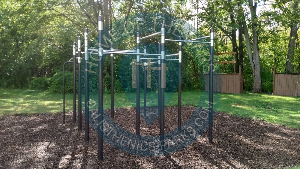 Calisthenics park in Sherkston Shores Beach Resort & Campground, 490, Empire Road, Port Colborne, Niagara Region, Golden Horseshoe, Ontario, L0S 1R0, Canada