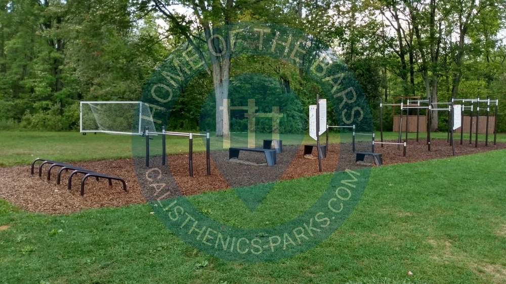 Calisthenics park in Sherkston Shores Beach Resort & Campground, 490, Empire Road, Port Colborne, Niagara Region, Golden Horseshoe, Ontario, L0S 1R0, Canada