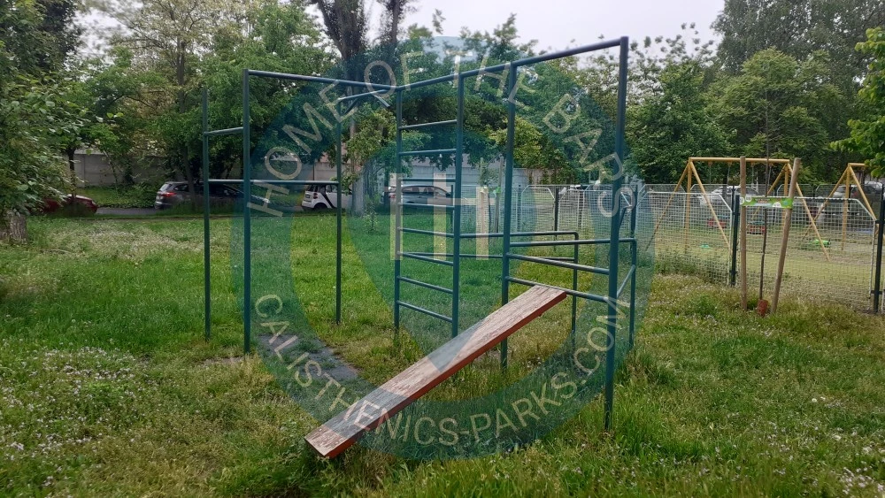 Calisthenics park in Tihanyi utca, Tihanyi lakópark, Felsőtag, XXI. kerület, Szigetszentmiklós, Szigetszentmiklósi járás, Pest vármegye, Közép-Magyarország, 1213, Magyarország
