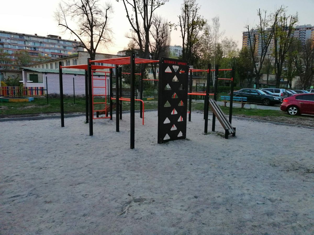 Calisthenics park in 2, вулиця Юрія Кондратюка, Мінський масив, Оболонський район, Київ, 04201, Україна