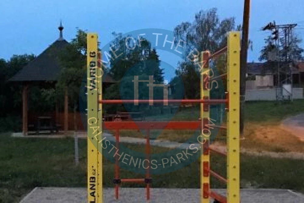 Calisthenics park in Dub nad Moravou, Bolelouc, Dub nad Moravou, okres Olomouc, Olomoucký kraj, Střední Morava, 783 75, Česko