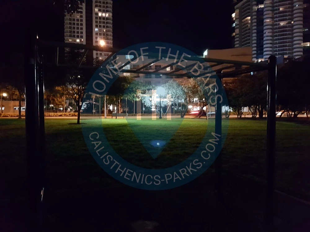 Miami Beach - Calisthenics Exercise Stations- Waterfront Outdoor Gym Trail - United States - Spot