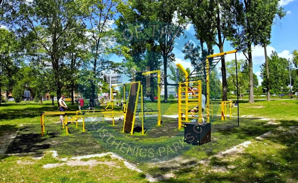 Warsaw - Outdoor Fitness Station - Gorczewska - Poland - Spot