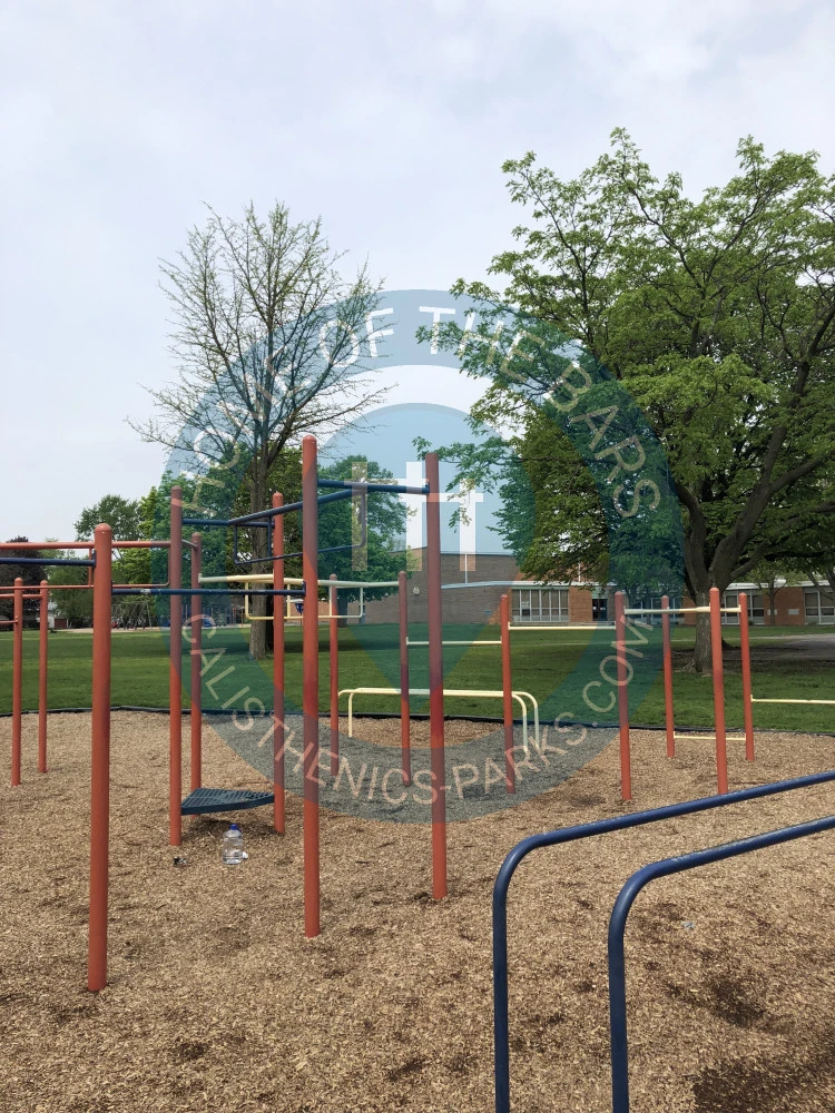 Calisthenics park in McCleery Elementary School, West Illinois Avenue, Aurora, Aurora Township, Kane County, Illinois, 60506, United States