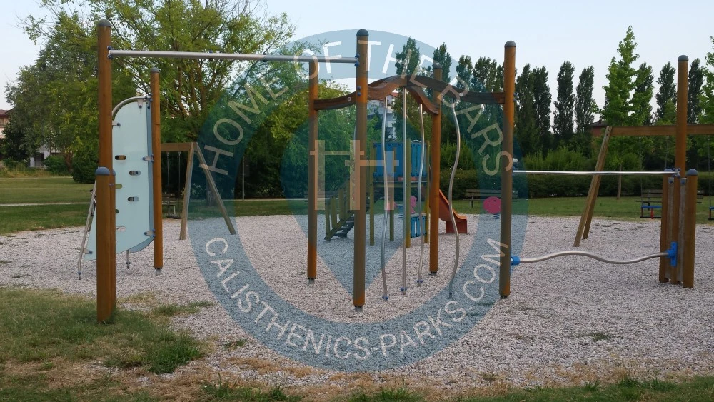 Ravenna - Pull Up Bar Station - Giardino Carlo Urbani - Italy - Spot