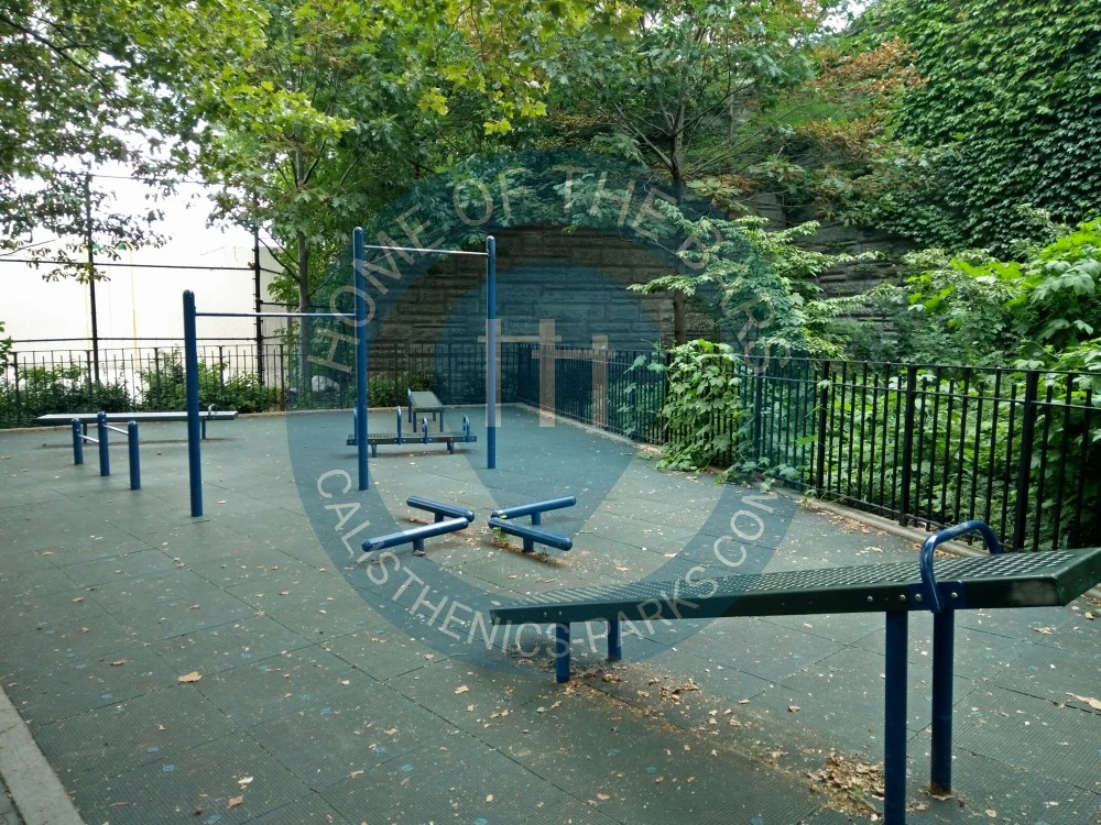 New York - Street Workout Exercise Stations - St. Michael's Playground - United States - Spot