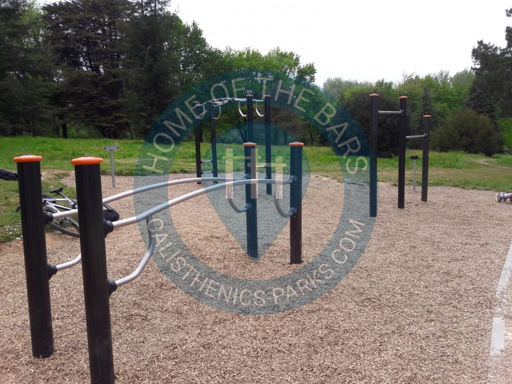 Calisthenics park in Boulevard du Val de Chézine, Le Golf, Saint-Herblain, Nantes, Loire-Atlantique, Pays de la Loire, France métropolitaine, 44800, France