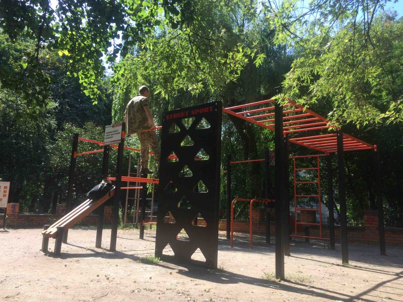 Outdoor Gym - Kyiv - Kyiv - Aire de Fitness - Євгена Коновальця 5а - Ukraine - Spot