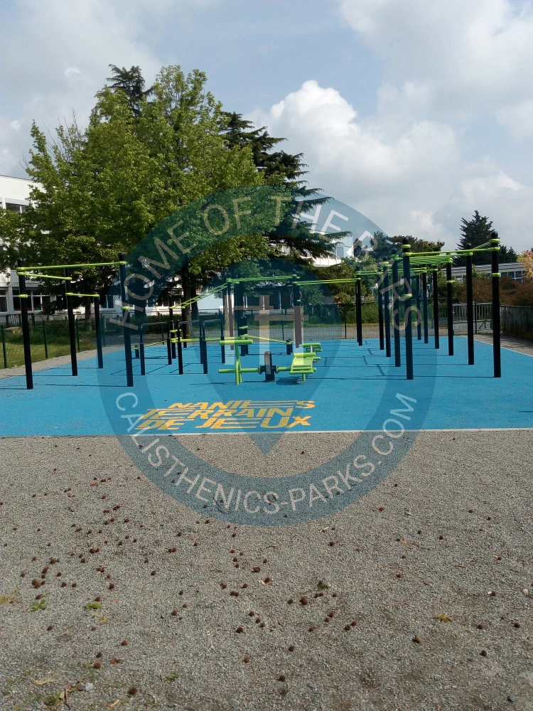 Calisthenics park in Association PiNG, Rue du Breil, Malville, Breil - Malville, Breil - Barberie, Nantes, Loire-Atlantique, Pays de la Loire, France métropolitaine, 44093, France