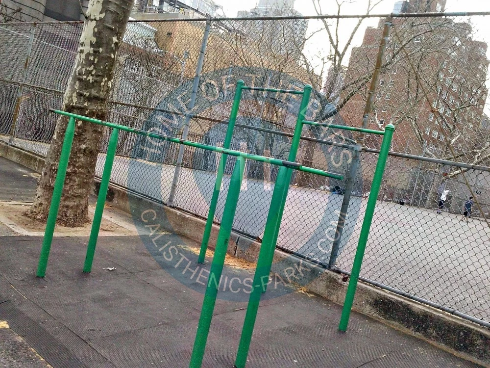 Calisthenics park in John Jay Basketball Courts, East 76th Street, Lenox Hill, Manhattan, New York County, City of New York, New York, 10021, United States