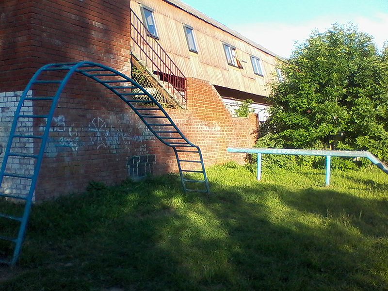 Outdoor Gym - Sovkhoz Borovsky - Sovkhoz Borovsky - Calisthenics Park - 11 Школа - Russia - Spot