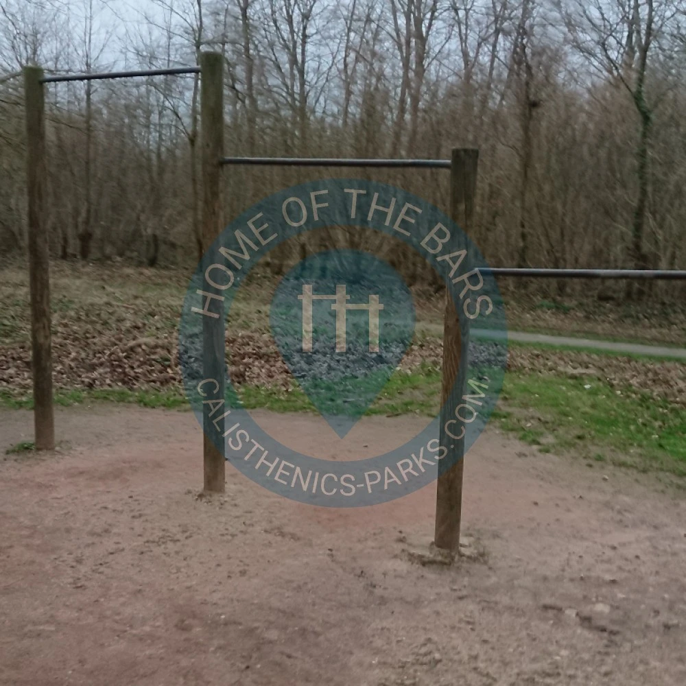 Outdoor Gym - Senlis - Parcours street workout Senlis - France - Spot