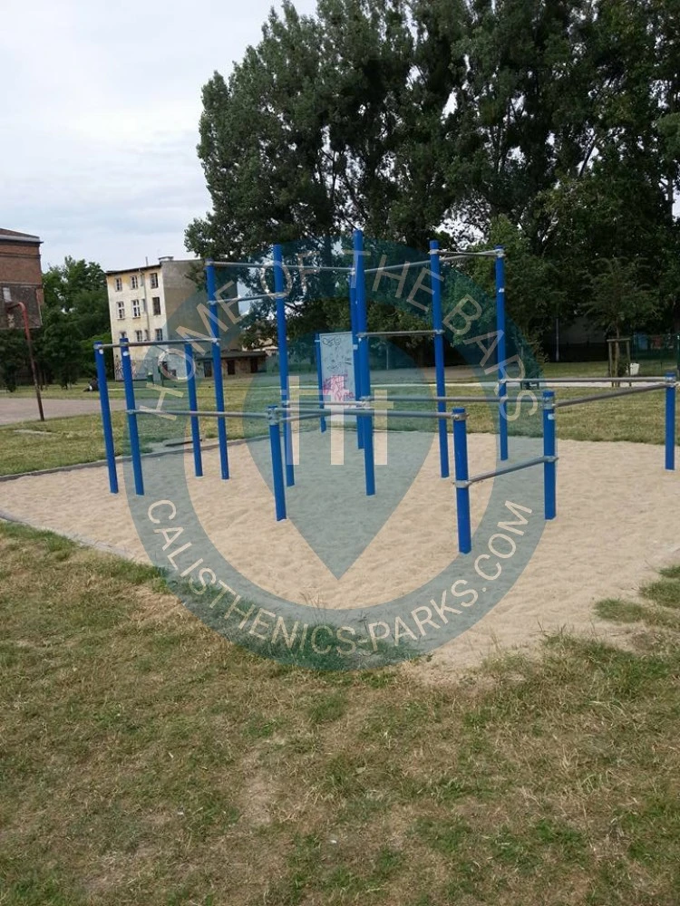 Gdansk - Street Workout Park - Plaza na Trawie - Poland - Spot