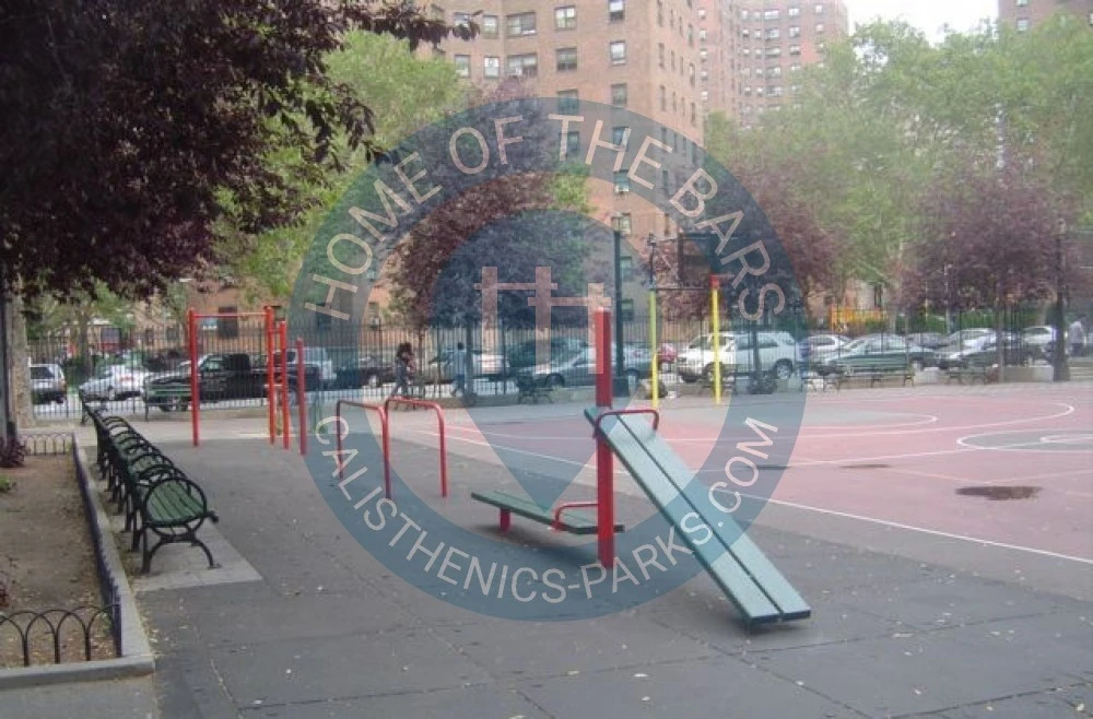 New York City - Calisthenics Gym - Cherry Clinton Playground - United States - Spot
