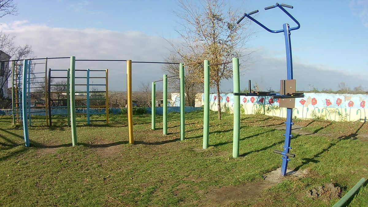 Outdoor Gym - Новоолександрівка - Kherson Oblast - Aire de Fitness - Новоолександрівка - Ukraine - Spot