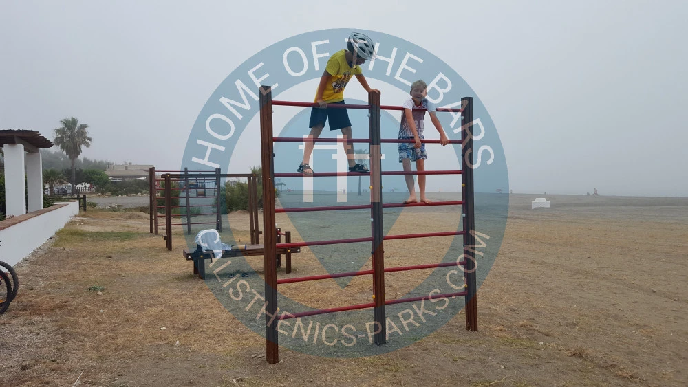 Sabinillas - Outdoor Fitness Equipment - Calle Los Mimbrales - Spain - Spot