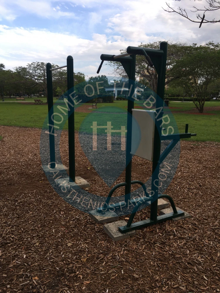 Coral Gables - Outdoor Fitness Trail - William Kerdyk Park (Riviera Park) - United States - Spot