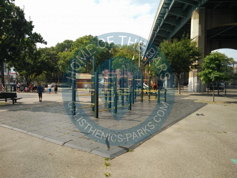 New York - Outdoor Fitness Equipment - Triborough Bridge Playground - United States - Spot