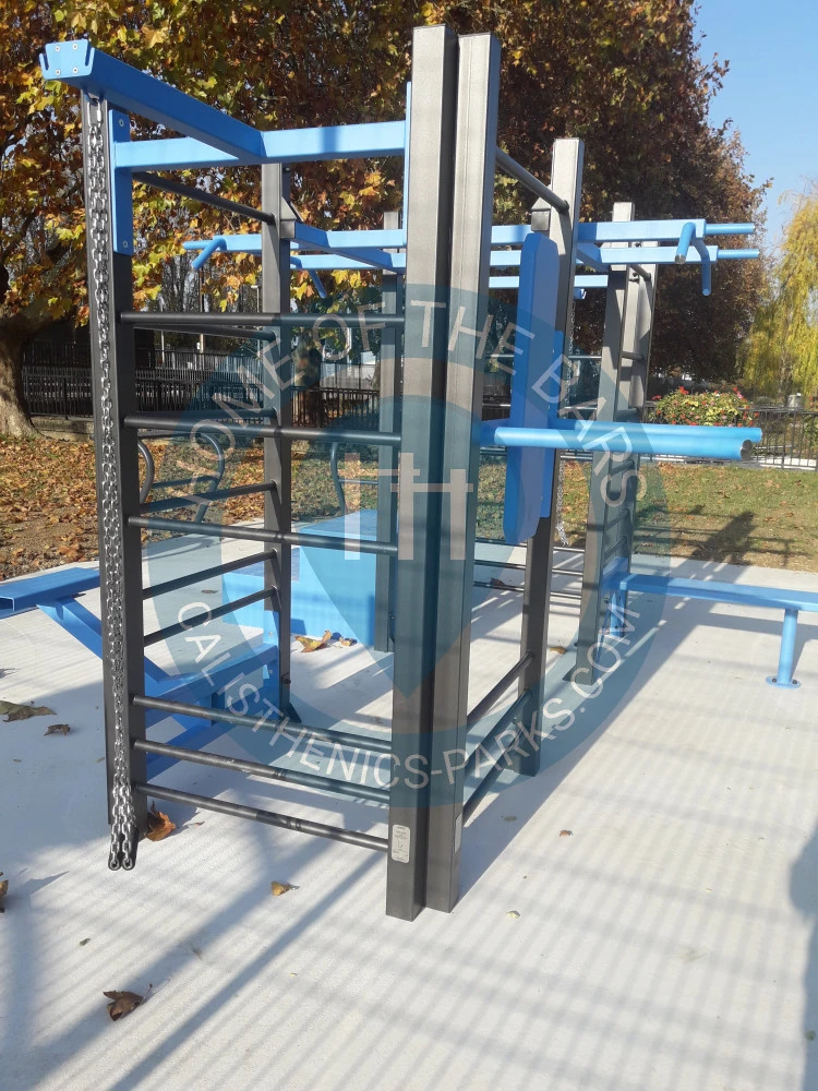 Calisthenics park in Rue Pierre Semard, Orly, Arrondissement de L'Haÿ-les-Roses, Val-de-Marne, Île-de-France, France métropolitaine, 94310, France