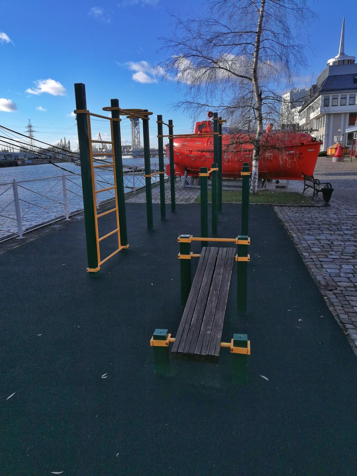 Outdoor Gym - Kaliningrad - Kaliningrad - Outdoor Gym - НИС «Космонавт Виктор Пацаев» - Russia - Spot
