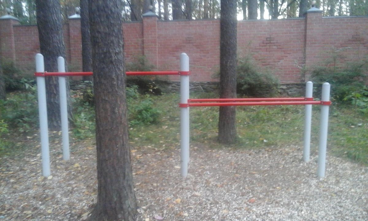 Outdoor Pull Up Bars - Yekaterinburg - Yekaterinburg - Street Workout Park - Храм Святого Пантелеймона - Russia - Spot