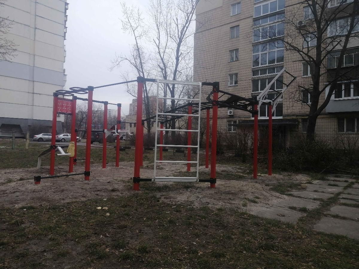 Outdoor Gym - Kyiv - Kyiv - Street Workout Park - Люксоптика - Ukraine - Spot
