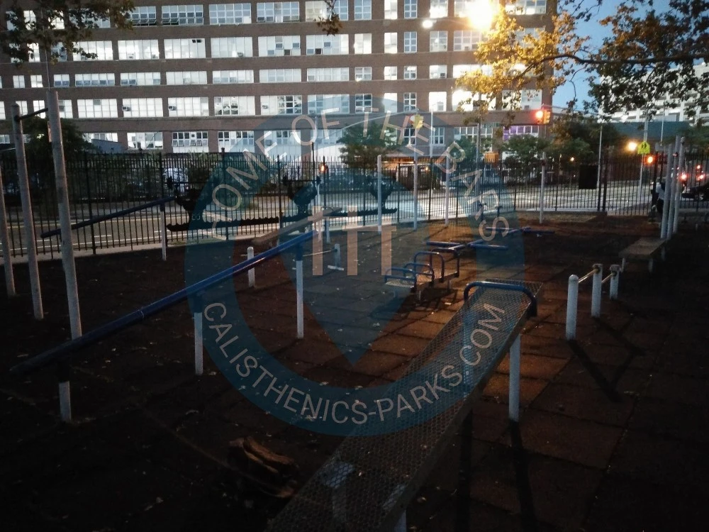 Brooklyn - New York - Adult Workout Area - Oxport Playground - United States - Spot