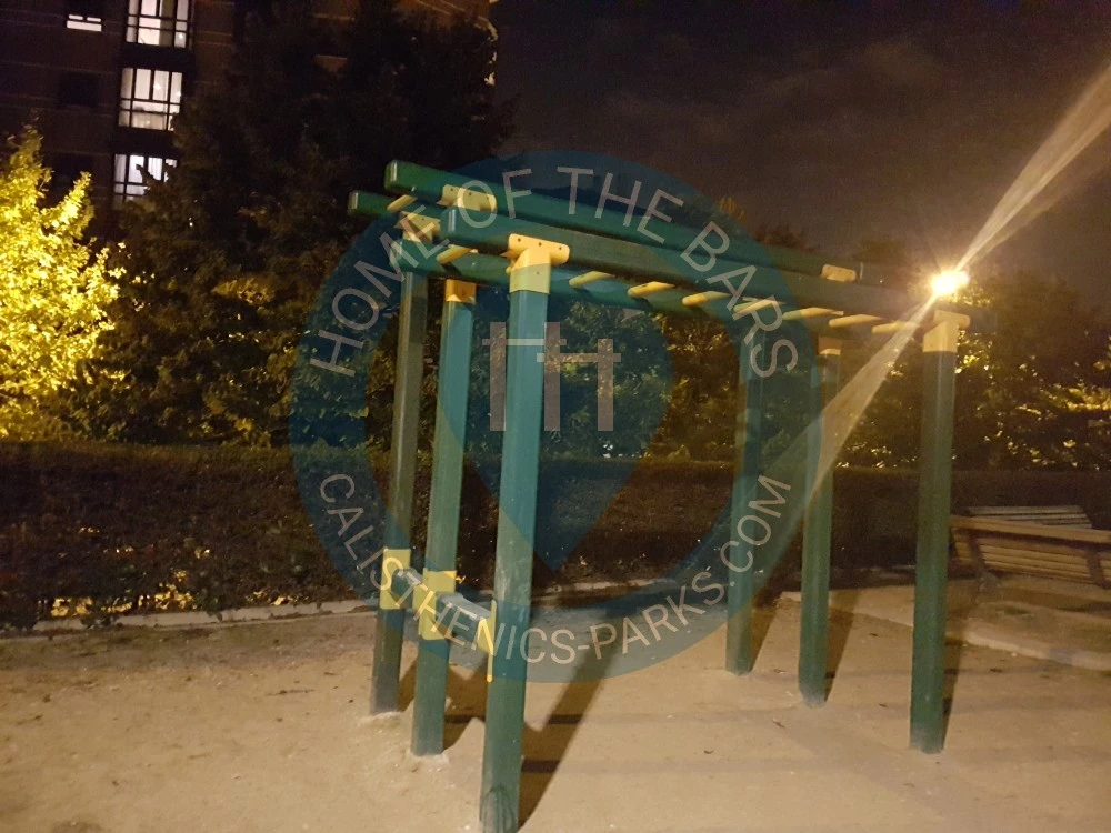 Madrid - Calisthenics Equipment - Avenida Gran Vía de Hortaleza - Spain - Spot