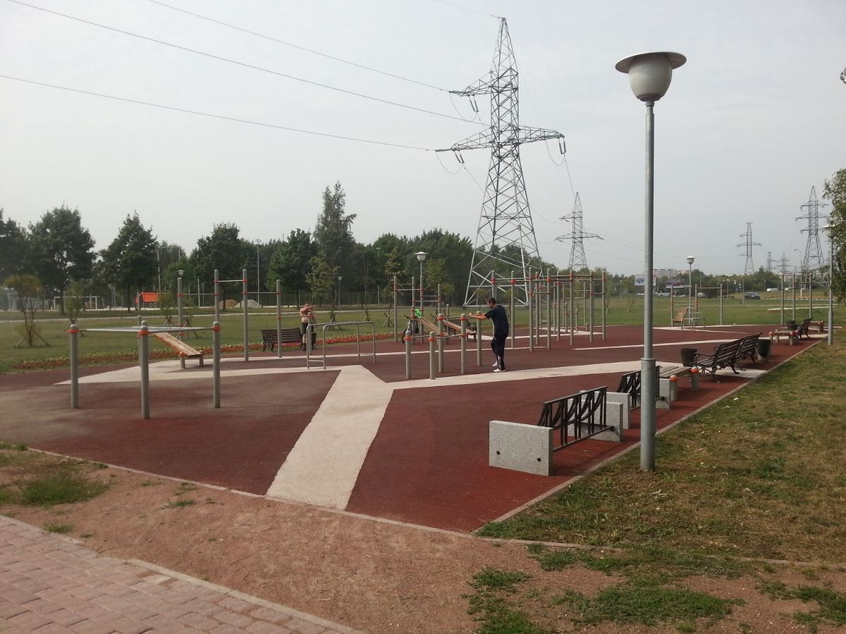 Calisthenics park in 80Д, Каширское шоссе, район Москворечье-Сабурово, Москва, Центральный федеральный округ, 115446, Россия