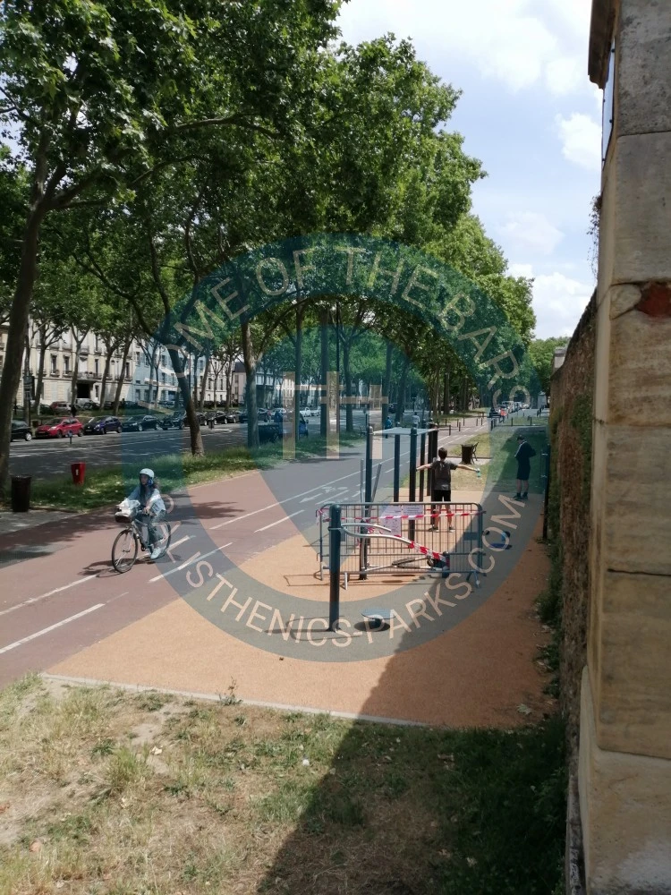 Exercise Park - Versailles - Outdoor Fitness Station Versailles - France - Spot