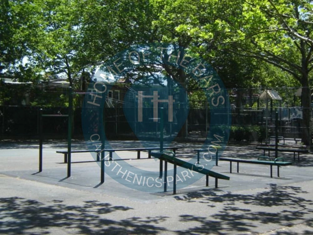 Calisthenics park in 76-04, 25th Avenue, Queens, City of New York, New York, 11370, United States