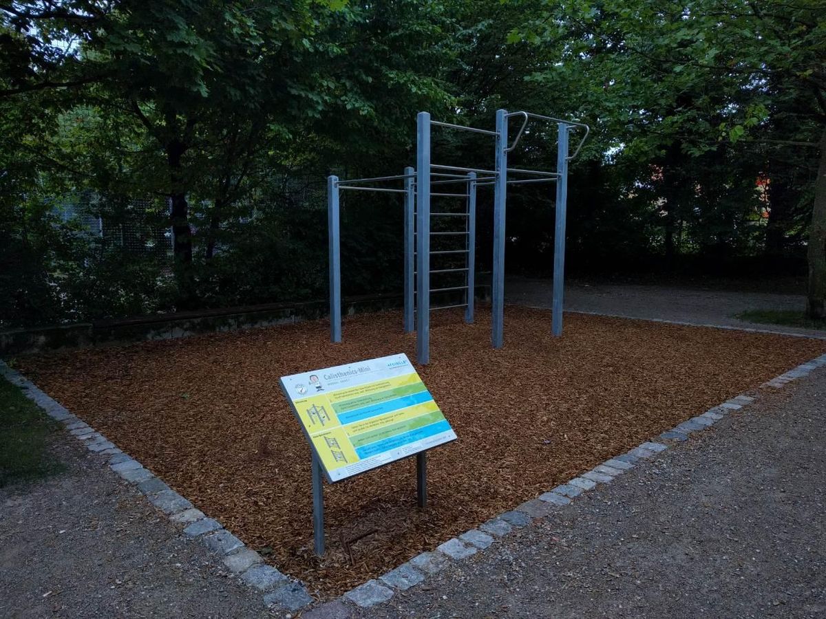 Exercise Park - Munich - Untermenzinger Calisthenics Station - Germany - Spot