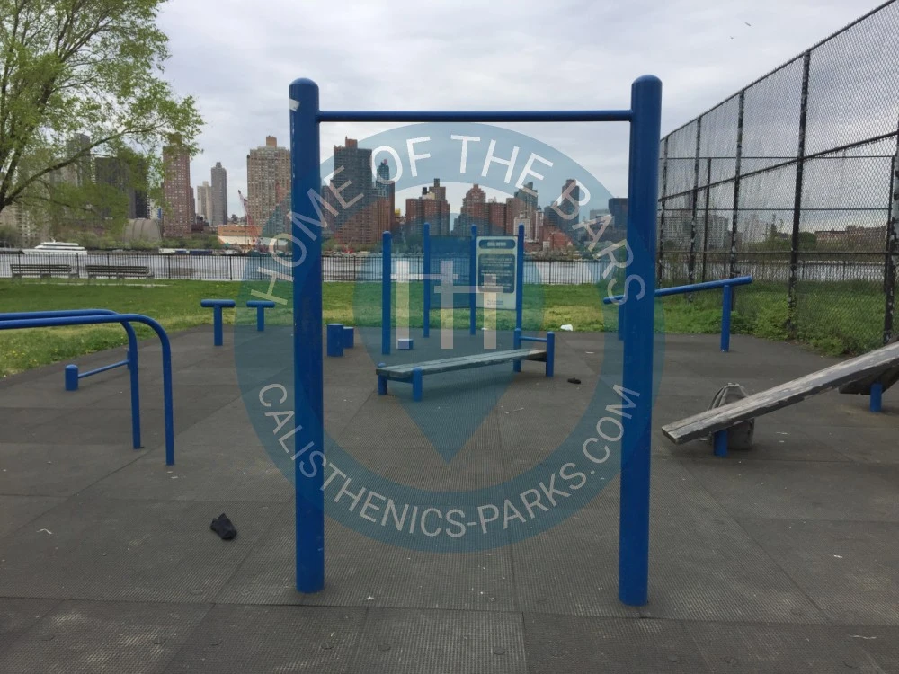 Calisthenics park in 99, 26th Avenue, Astoria, Queens, City of New York, New York, 11102, United States