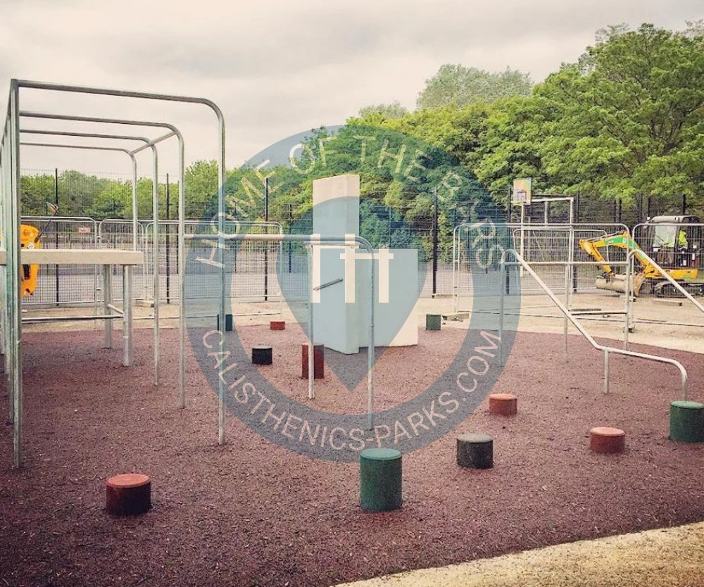 London - Parkour Park - Hounslow (Avenue Park) - United Kingdom - Spot