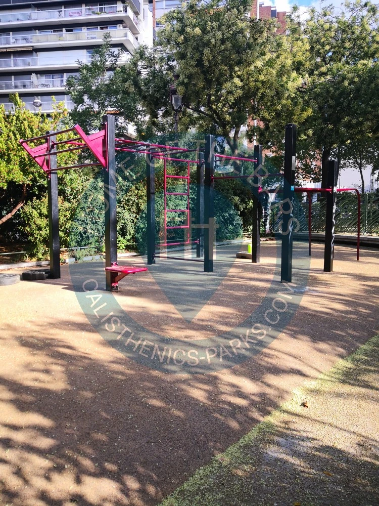 Calisthenics park in Allée Pauline Léon, Quartier Saint-Ambroise, Paris 11e Arrondissement, Paris, Île-de-France, France métropolitaine, 75011, France