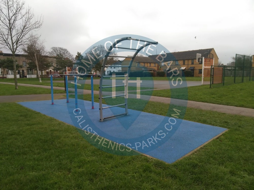 Exercise Park - London - Outdoor Gym Odessa Road Green Space - United Kingdom - Spot